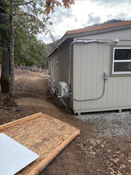 20 by 40 foot ADU built by K&K ProBuild with an exterior ductless mini-split unit